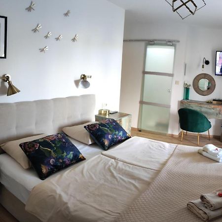 Riviera Rooms And Apartments Palit ภายนอก รูปภาพ