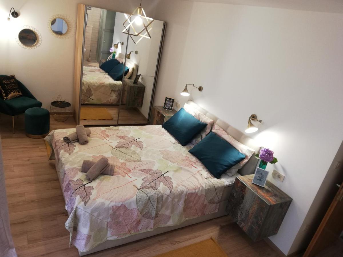 Riviera Rooms And Apartments Palit ภายนอก รูปภาพ