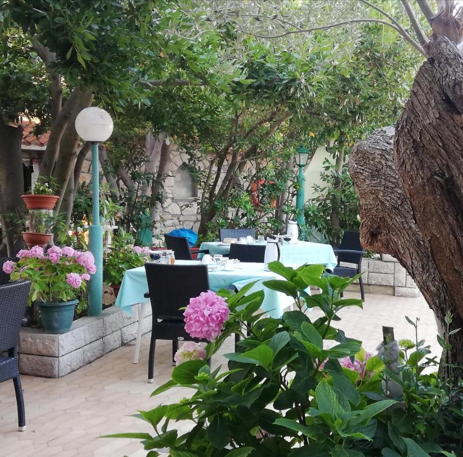 Riviera Rooms And Apartments Palit ภายนอก รูปภาพ