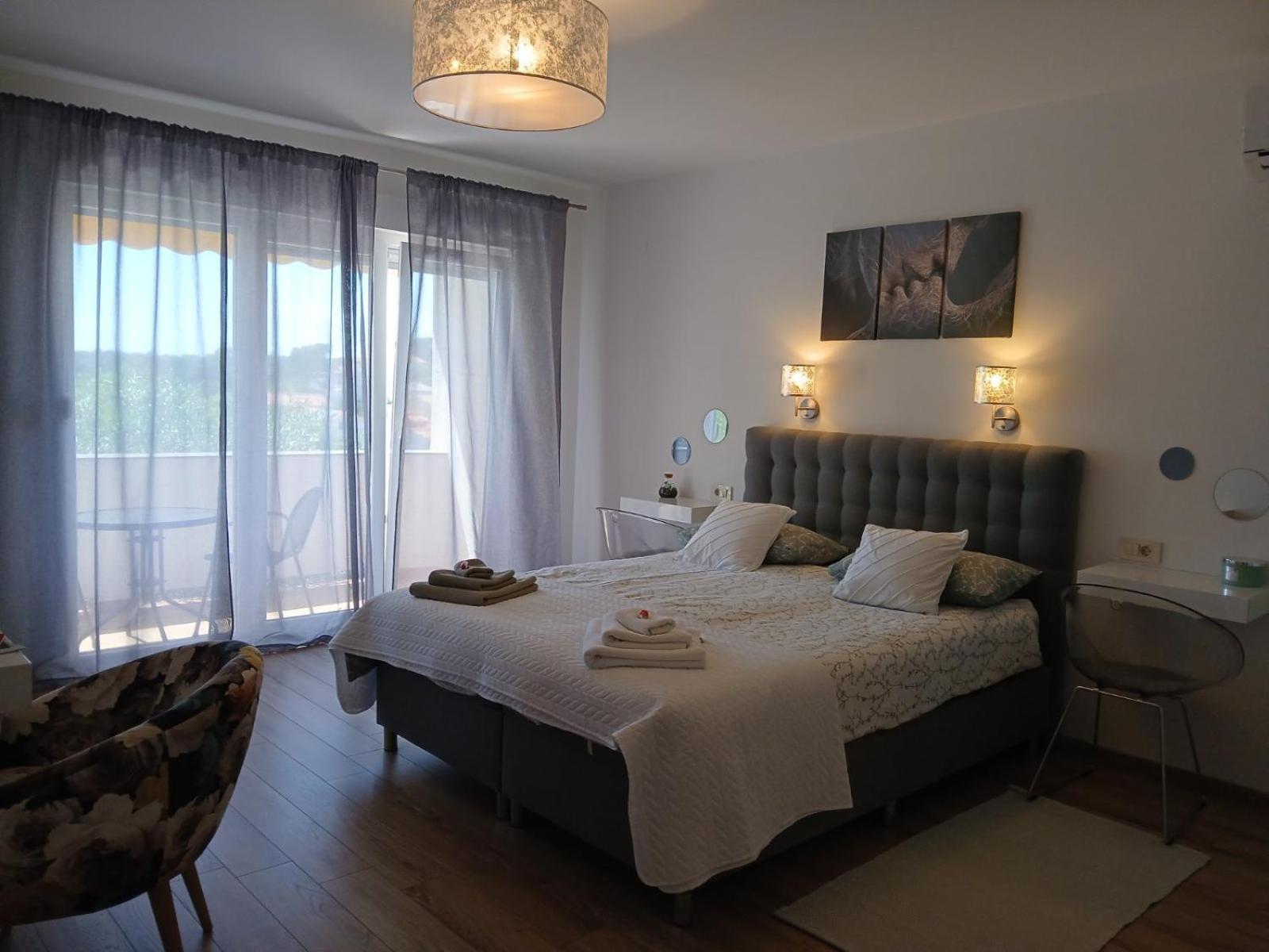 Riviera Rooms And Apartments Palit ภายนอก รูปภาพ