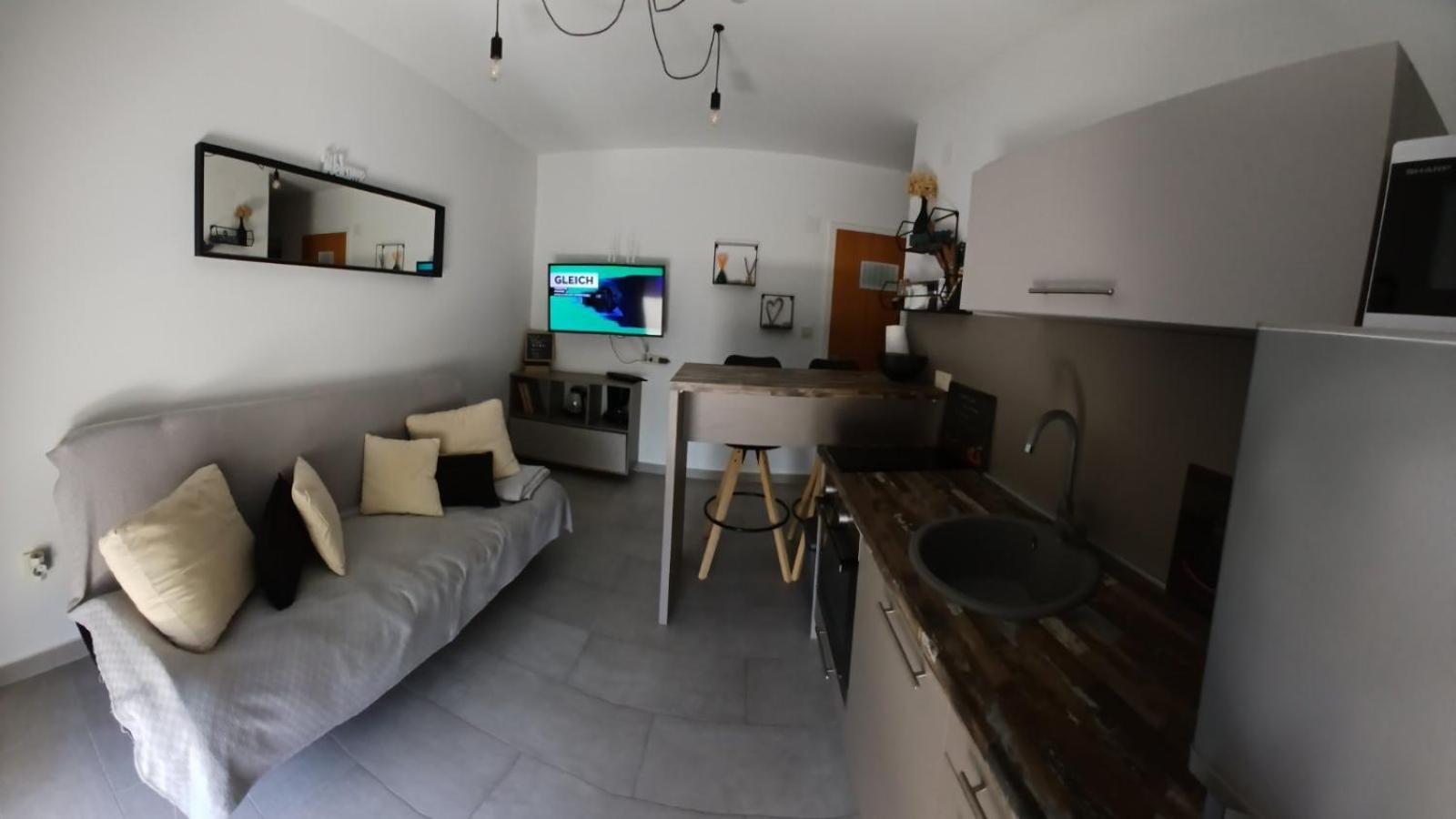Riviera Rooms And Apartments Palit ภายนอก รูปภาพ